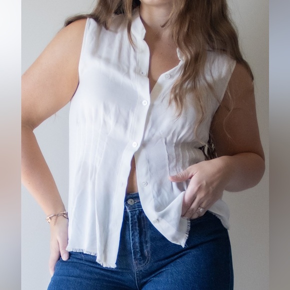 Frame Sleeveless Button-Down Shirt - Picture 1 of 9